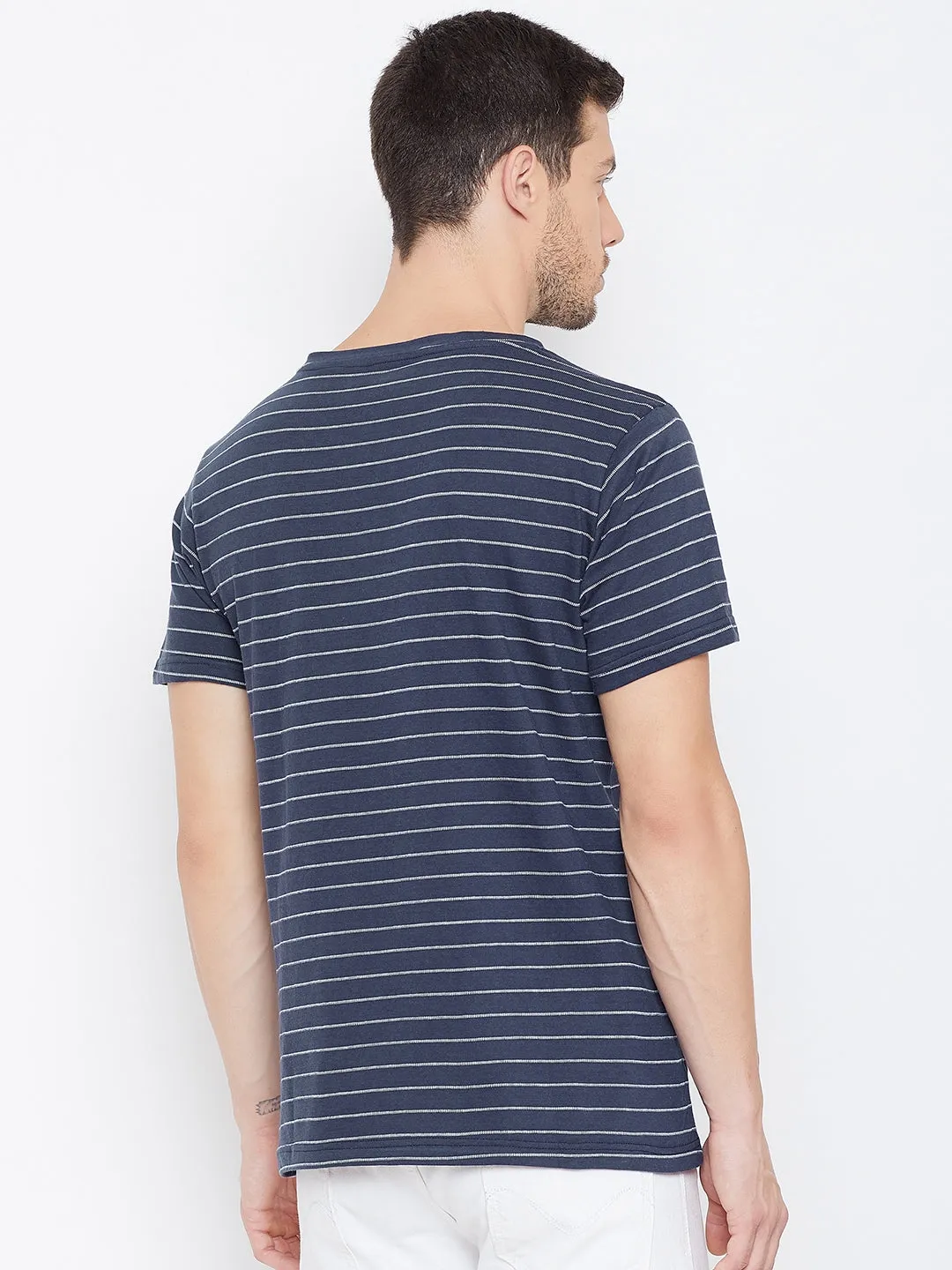 JUMP USA Men Navy Blue Striped V-neck T-shirt